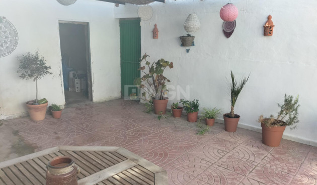 Odsprzedaż - Kamienica - Formentera del Segura - Centro