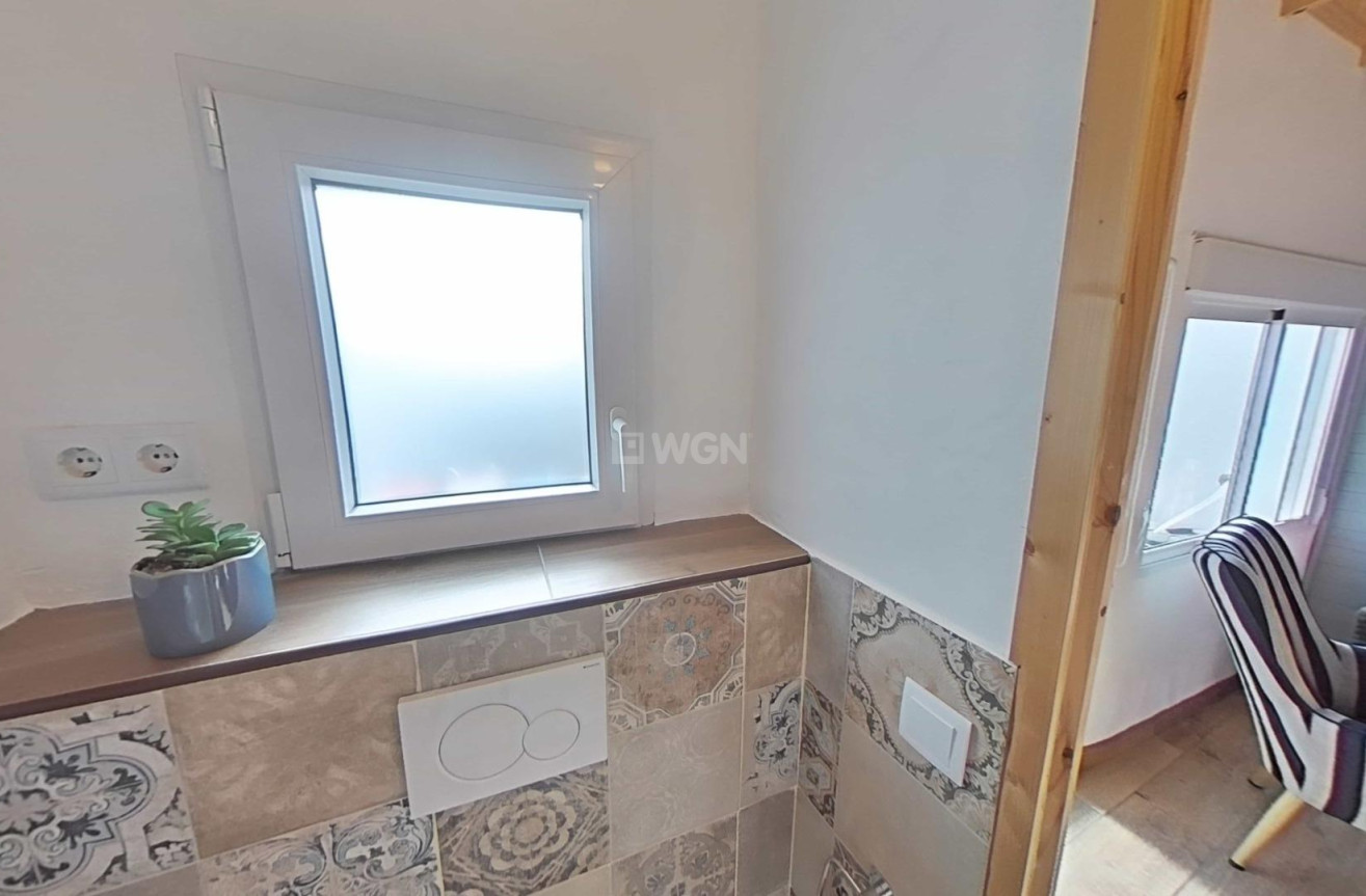 Odsprzedaż - Kamienica - Formentera del Segura - Centro