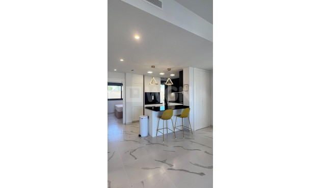 Odsprzedaż - Mieszkanie w bloku - San Miguel de Salinas - Bellavista