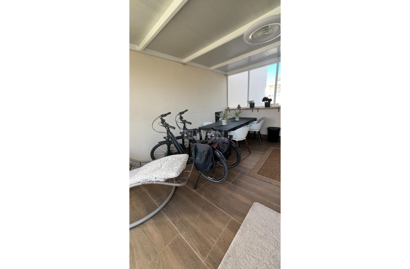 Odsprzedaż - Mieszkanie w bloku - San Miguel de Salinas - Bellavista