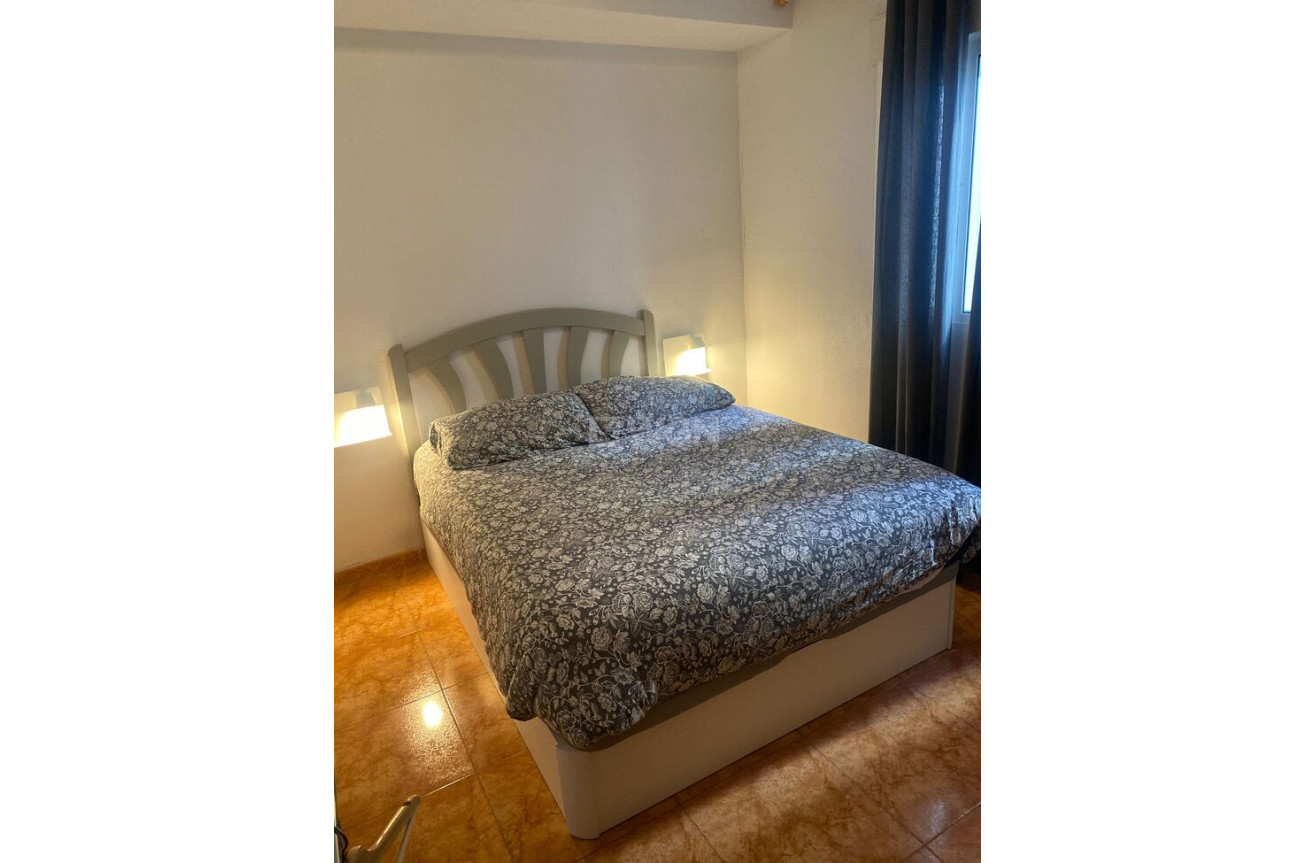 Odsprzedaż - Mieszkanie w bloku - Torrevieja - Centro