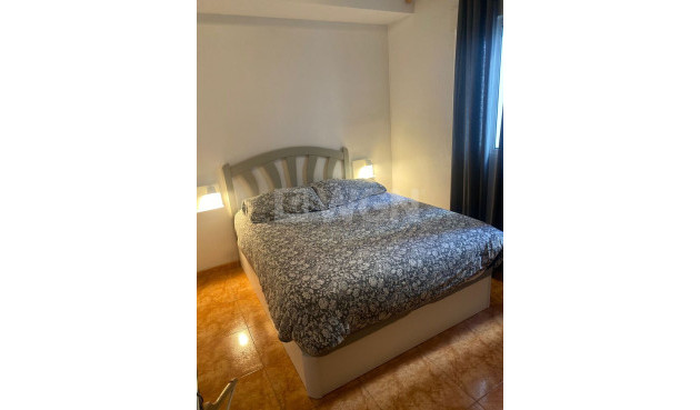 Odsprzedaż - Mieszkanie w bloku - Torrevieja - Centro