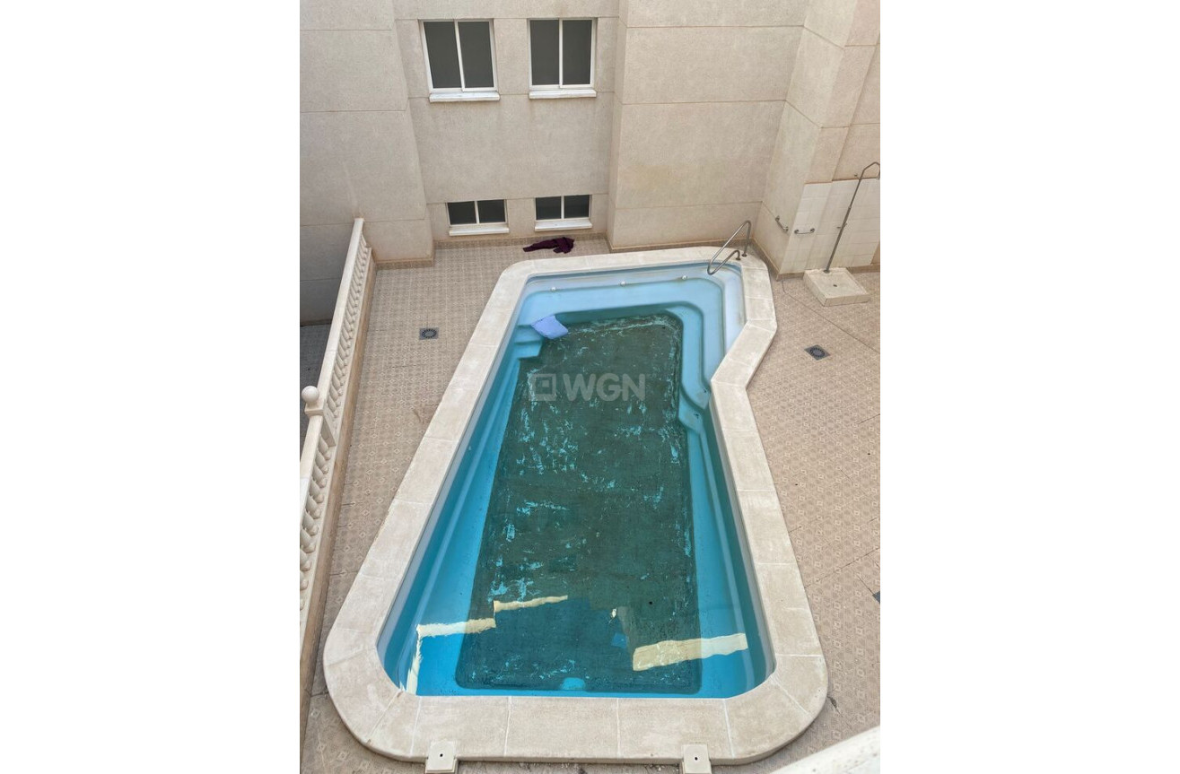 Odsprzedaż - Mieszkanie w bloku - Torrevieja - Centro