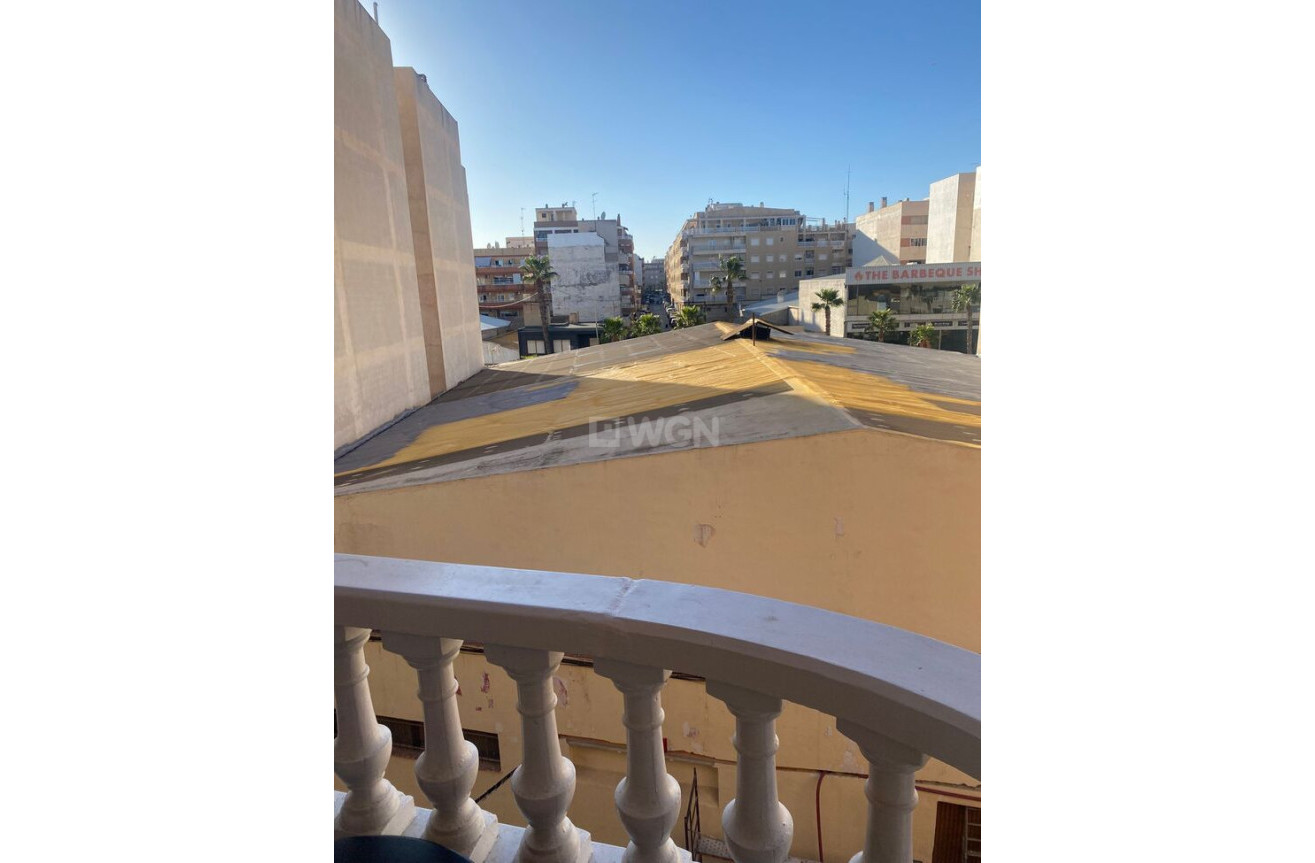 Odsprzedaż - Mieszkanie w bloku - Torrevieja - Centro