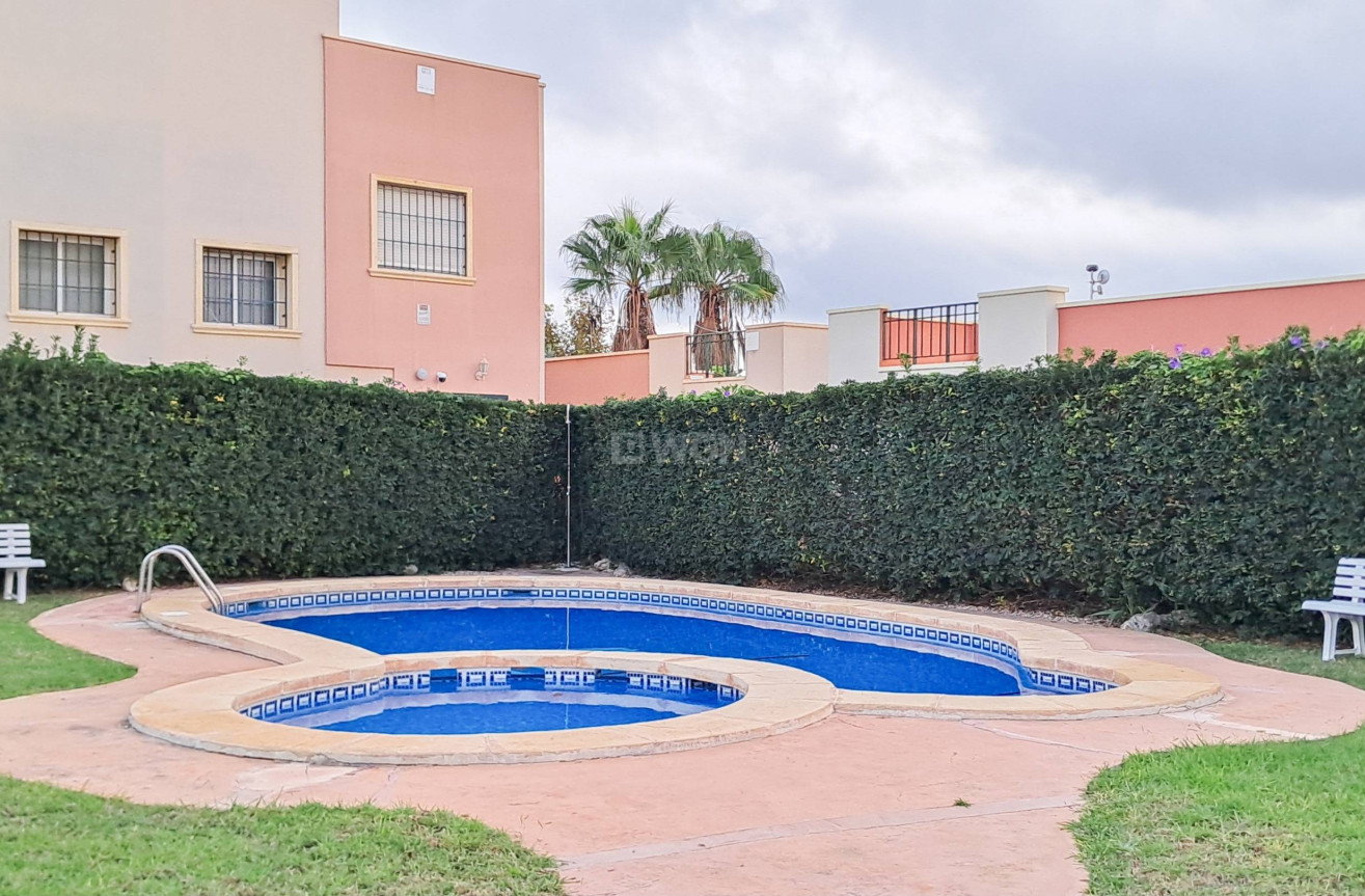 Odsprzedaż - Villa - Torrevieja - Parque Acuático - Sector 25