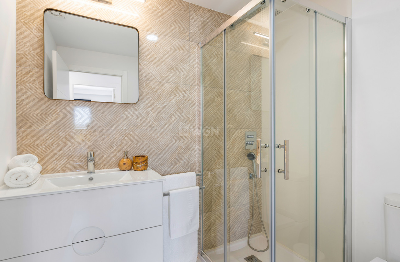 Odsprzedaż - Mieszkanie w bloku - San Miguel de Salinas - Inland