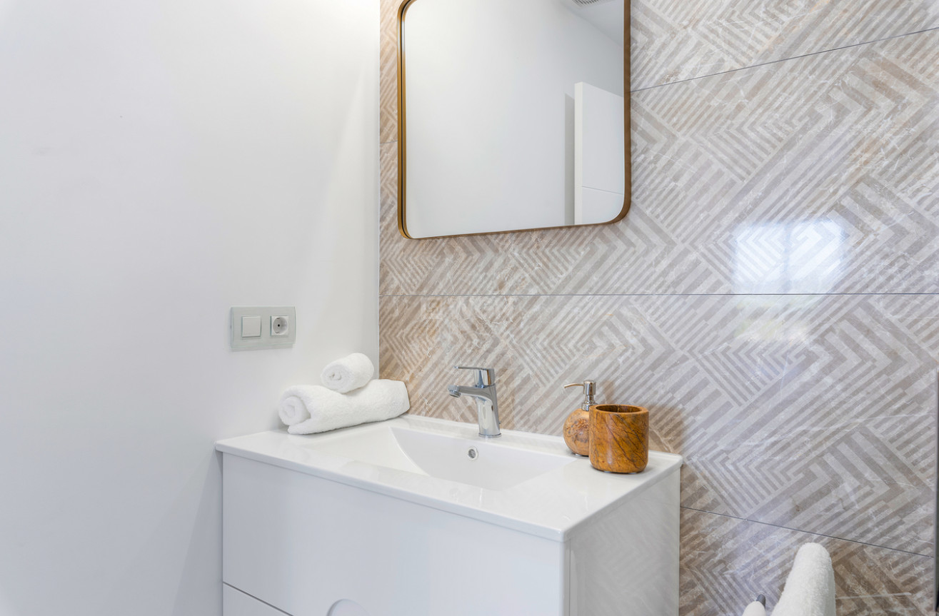 Odsprzedaż - Mieszkanie w bloku - San Miguel de Salinas - Inland