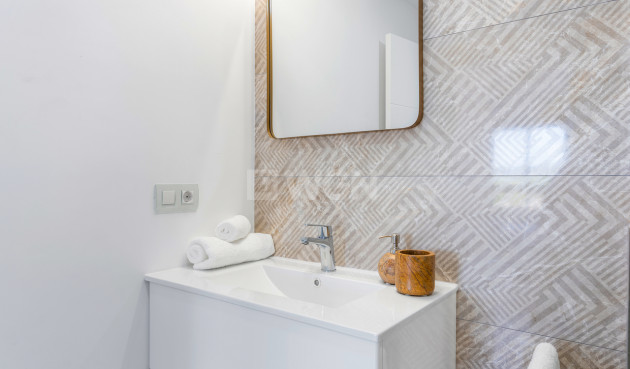 Odsprzedaż - Mieszkanie w bloku - San Miguel de Salinas - Inland