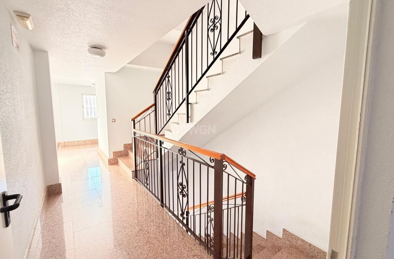 Odsprzedaż - Mieszkanie w bloku - Los Alcázares - Los Narejos-Punta Calera