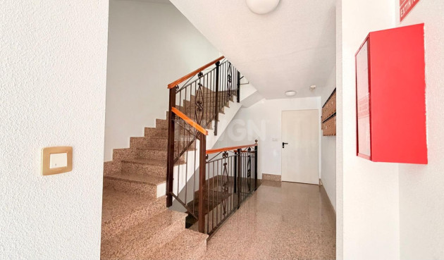 Odsprzedaż - Mieszkanie w bloku - Los Alcázares - Los Narejos-Punta Calera