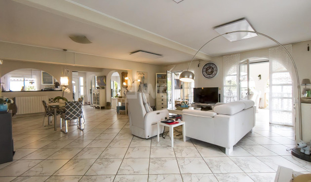 Resale - Villa - Torrevieja - Costa Blanca