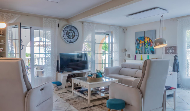 Resale - Villa - Torrevieja - Costa Blanca