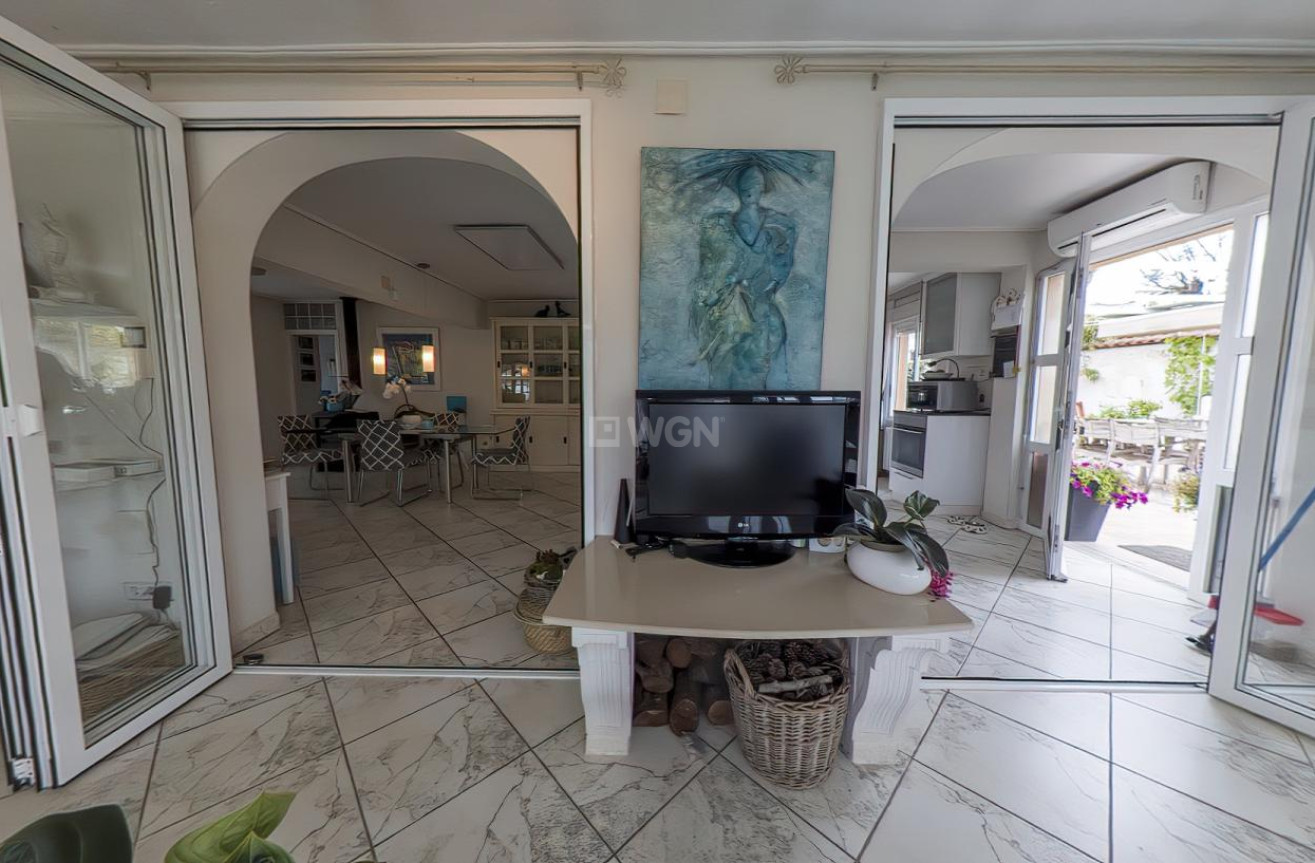 Resale - Villa - Torrevieja - Costa Blanca