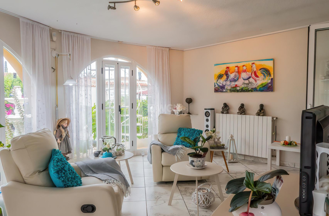 Resale - Villa - Torrevieja - Costa Blanca