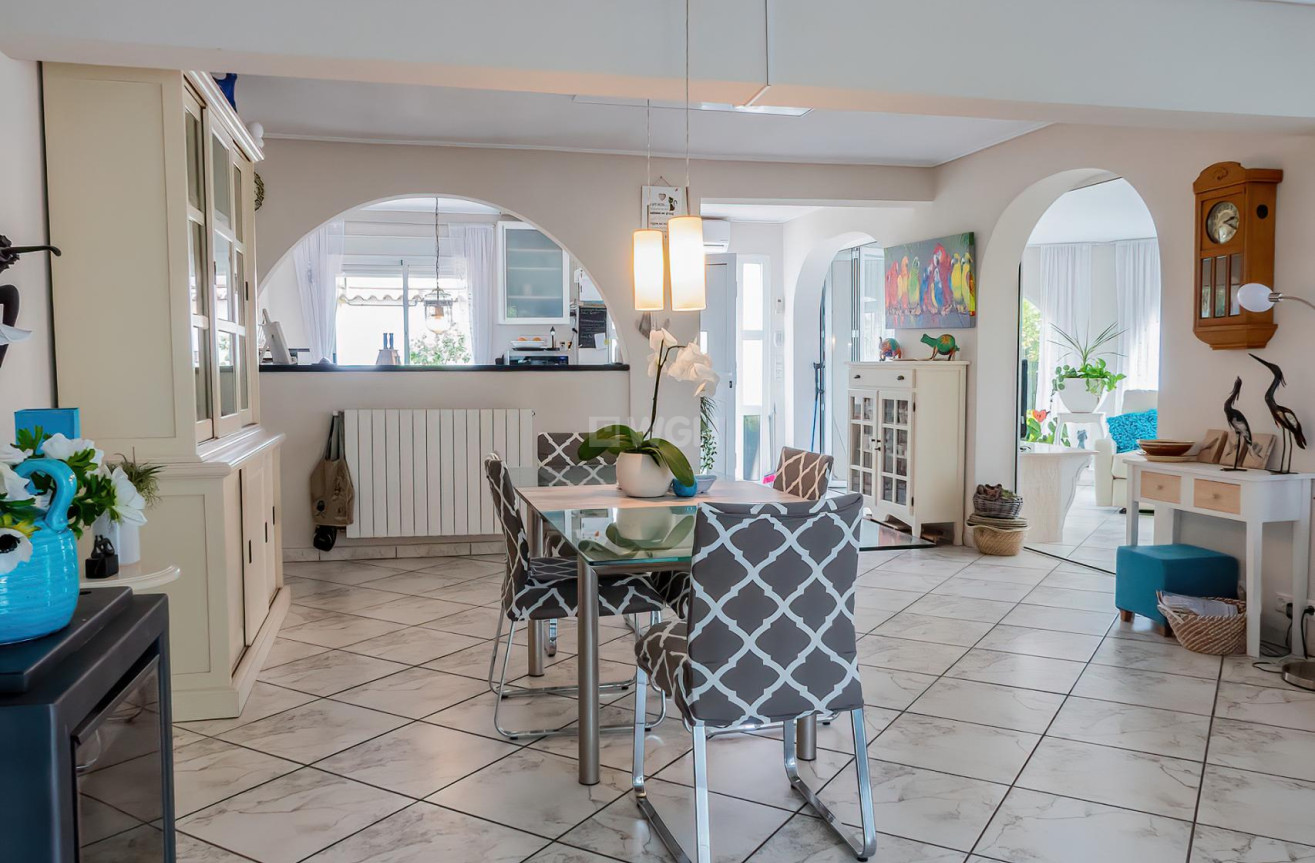 Resale - Villa - Torrevieja - Costa Blanca