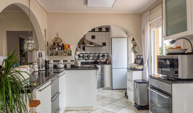 Resale - Villa - Torrevieja - Costa Blanca