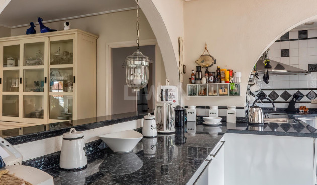 Resale - Villa - Torrevieja - Costa Blanca