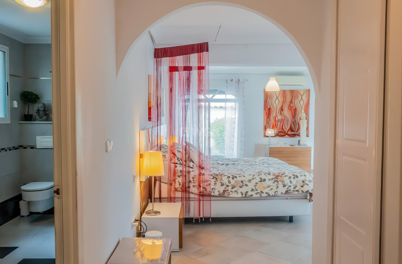 Resale - Villa - Torrevieja - Costa Blanca