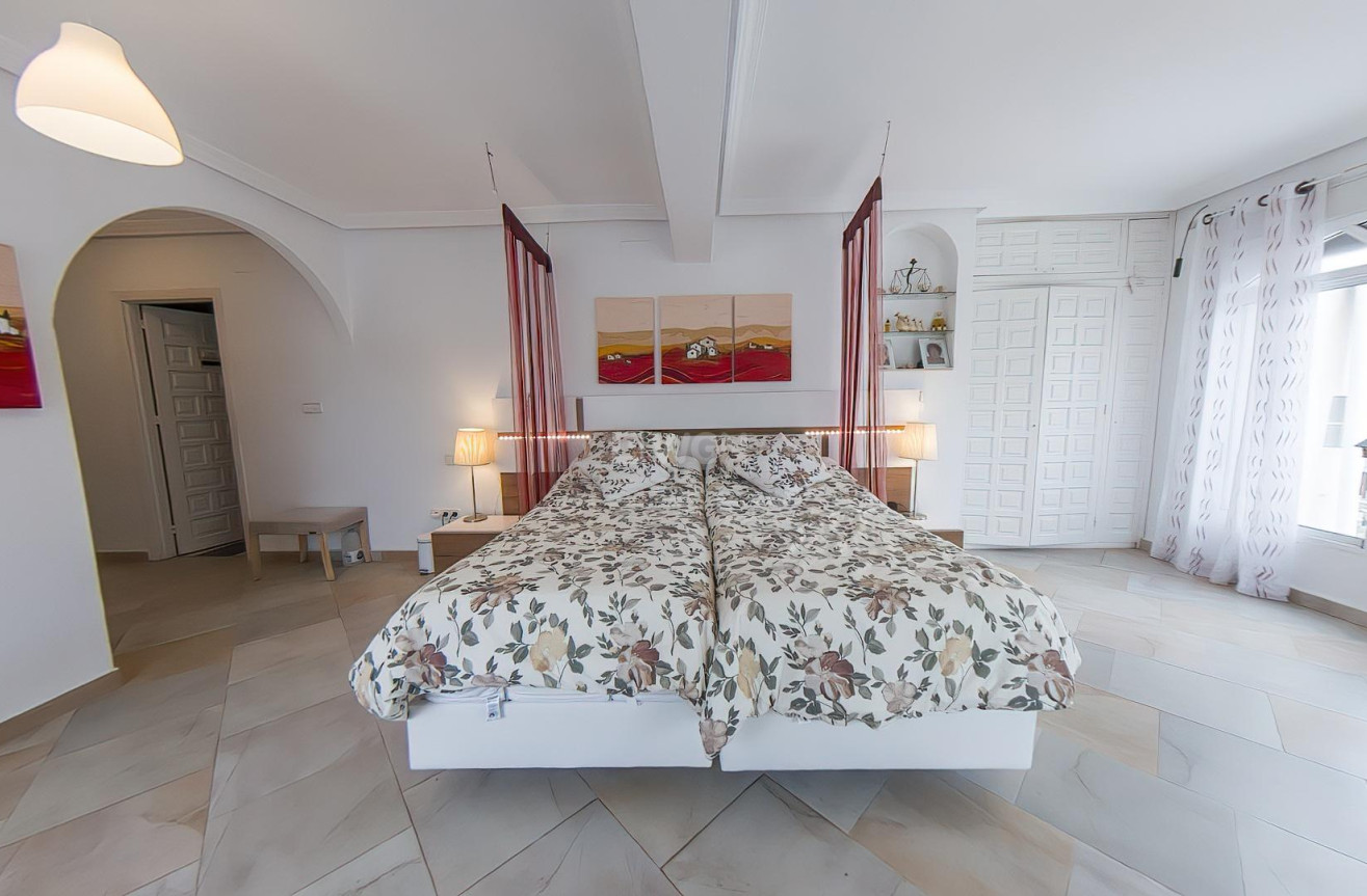 Resale - Villa - Torrevieja - Costa Blanca