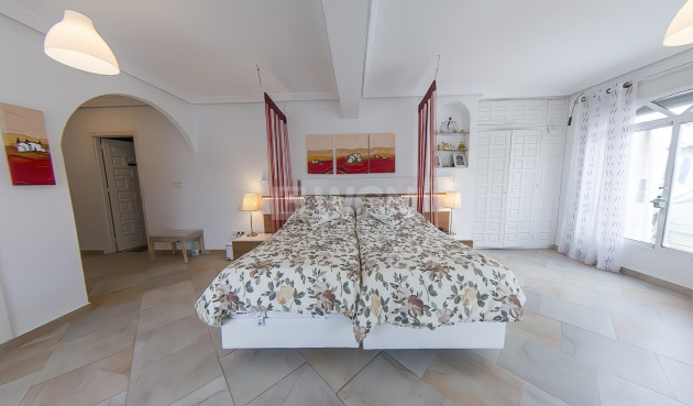 Resale - Villa - Torrevieja - Costa Blanca