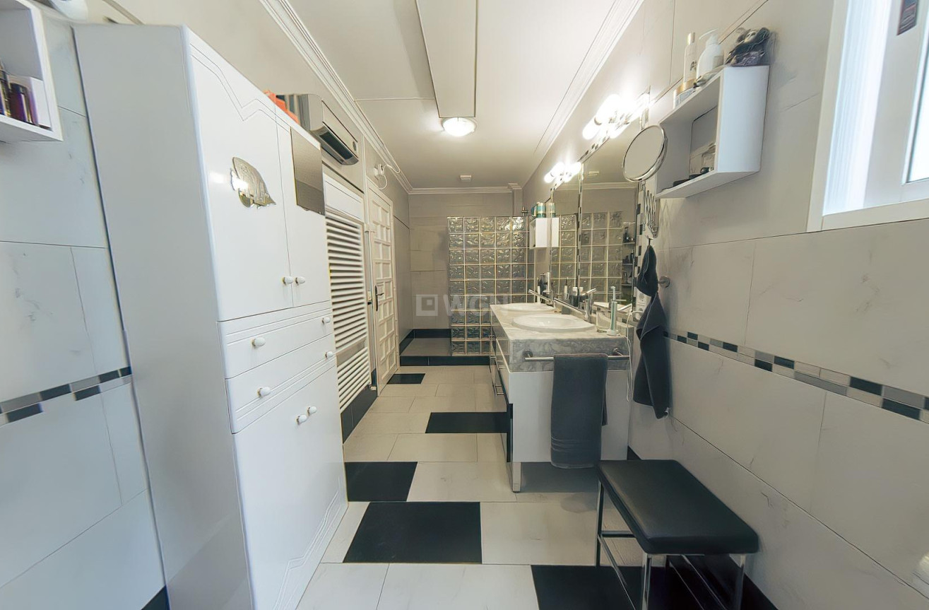 Resale - Villa - Torrevieja - Costa Blanca