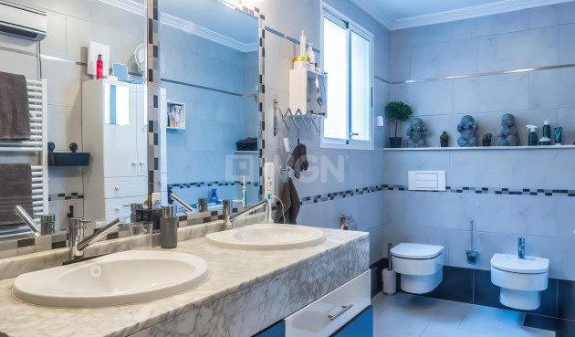 Resale - Villa - Torrevieja - Costa Blanca