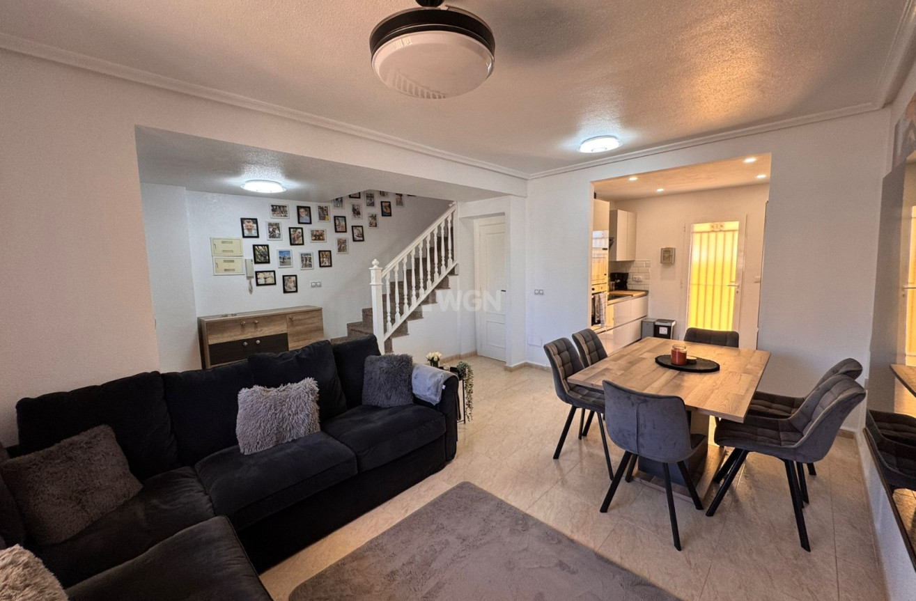 Odsprzedaż - Kamienica - Campoamor - Costa Blanca