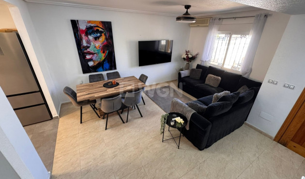 Odsprzedaż - Kamienica - Campoamor - Costa Blanca