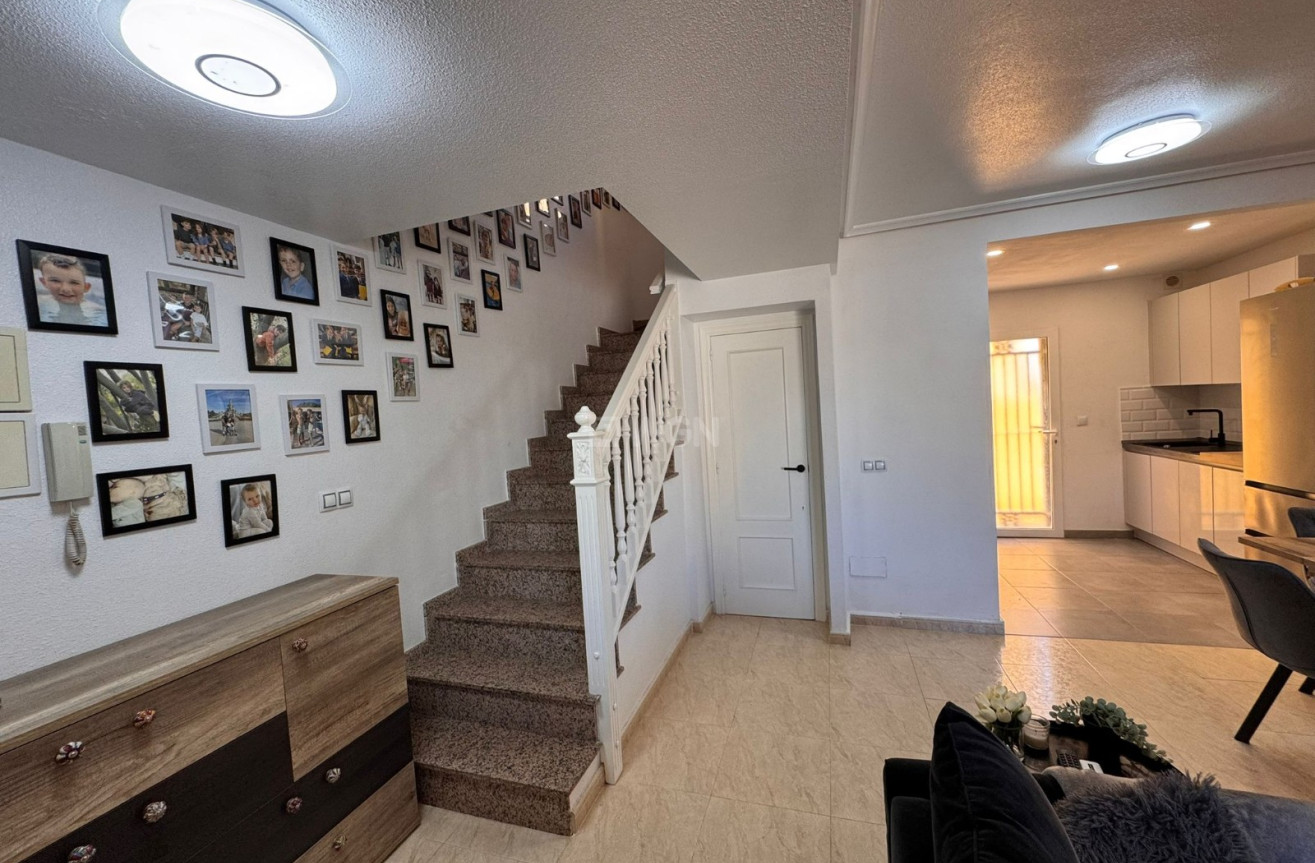 Odsprzedaż - Kamienica - Campoamor - Costa Blanca