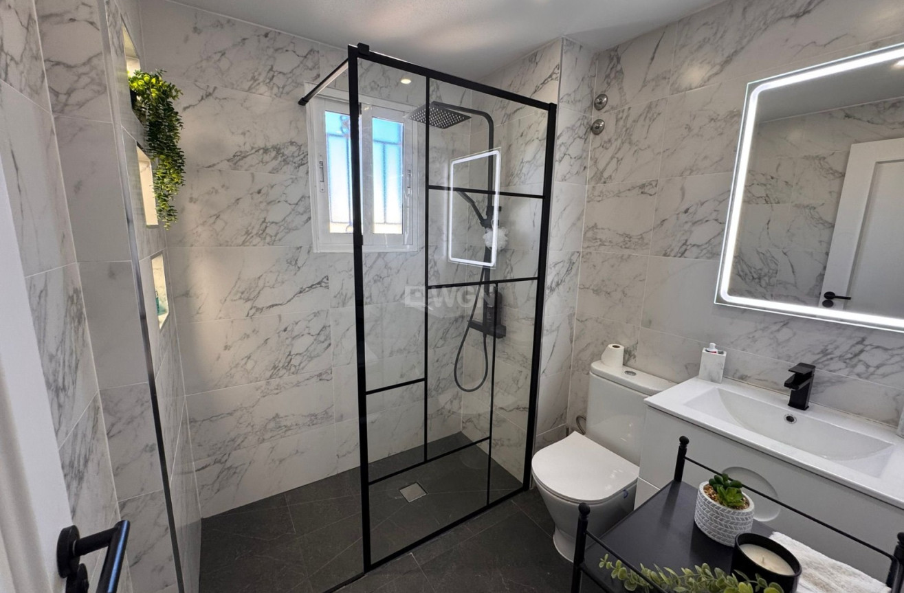 Odsprzedaż - Kamienica - Campoamor - Costa Blanca