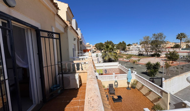 Odsprzedaż - Kamienica - Campoamor - Costa Blanca