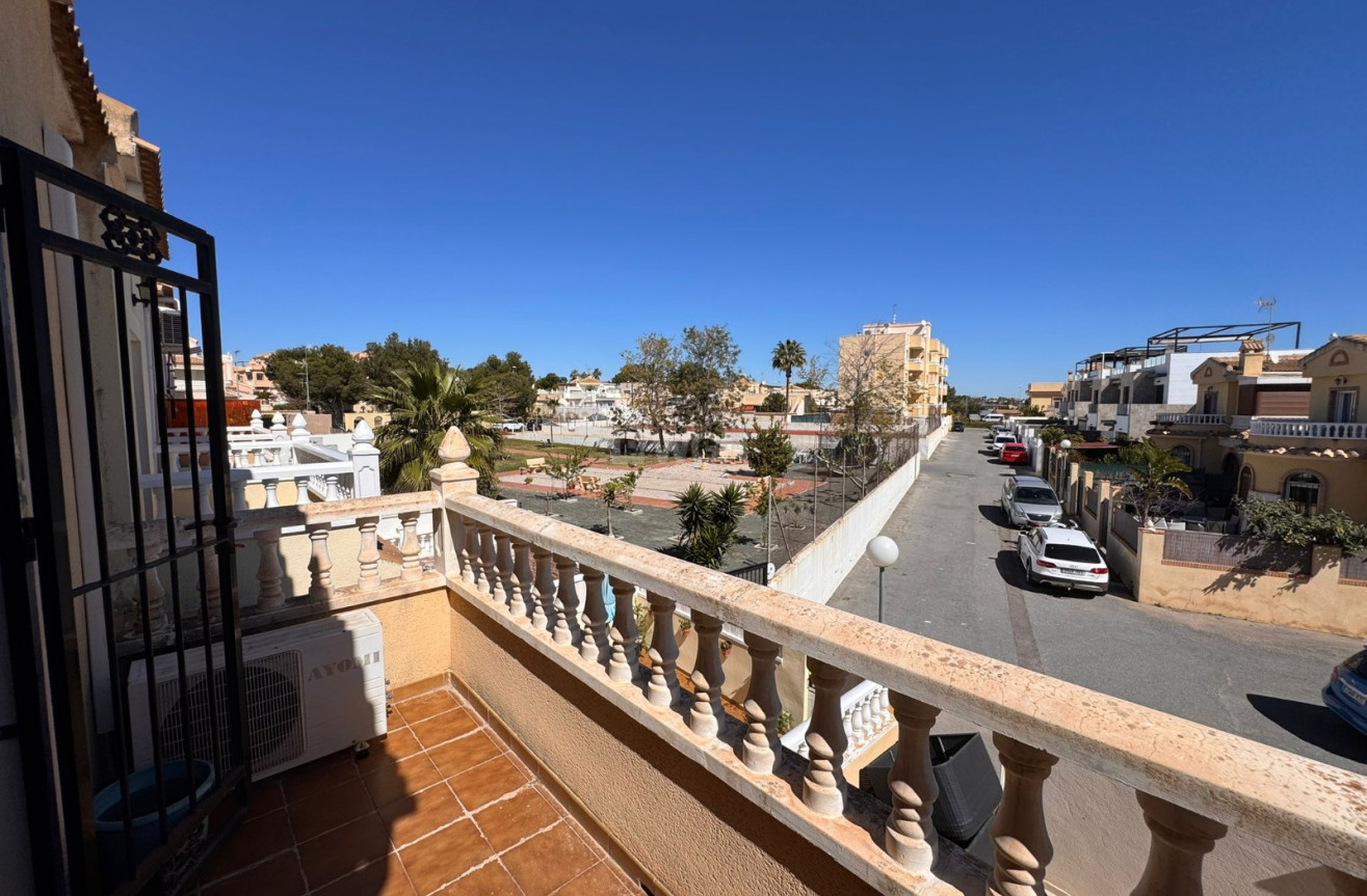 Odsprzedaż - Kamienica - Campoamor - Costa Blanca