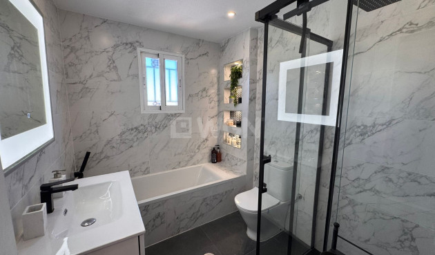 Odsprzedaż - Kamienica - Campoamor - Costa Blanca