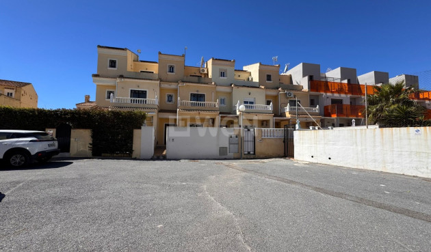 Odsprzedaż - Kamienica - Campoamor - Costa Blanca