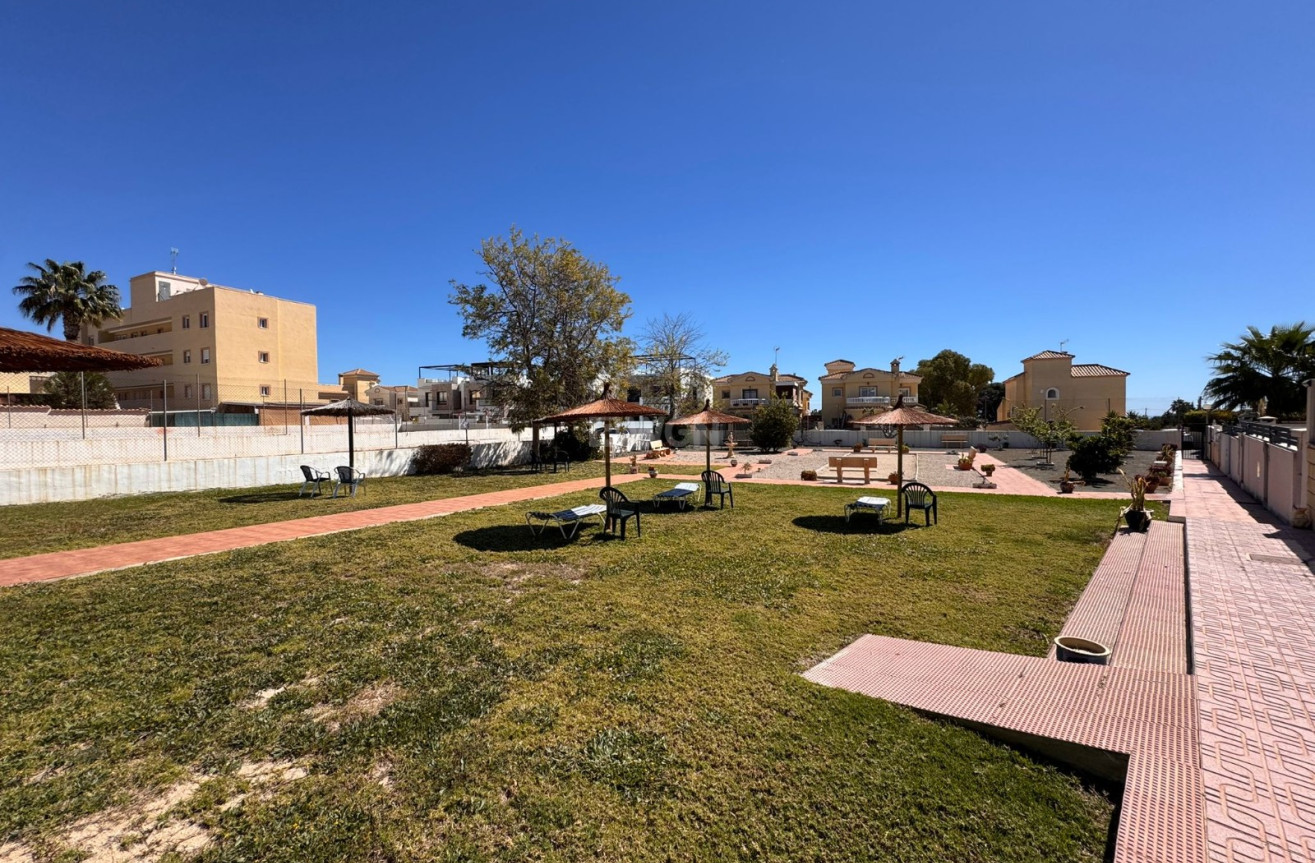 Odsprzedaż - Kamienica - Campoamor - Costa Blanca