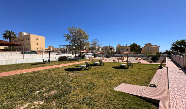 Odsprzedaż - Kamienica - Campoamor - Costa Blanca