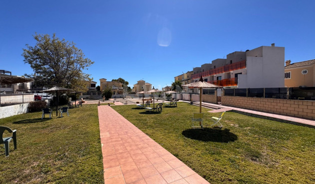 Odsprzedaż - Kamienica - Campoamor - Costa Blanca