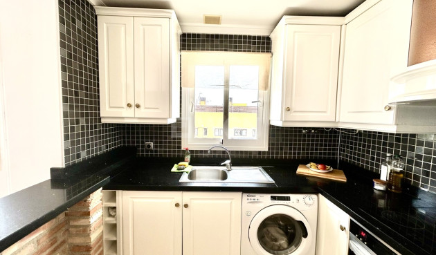 Odsprzedaż - Mieszkanie w bloku - Villamartin - Costa Blanca