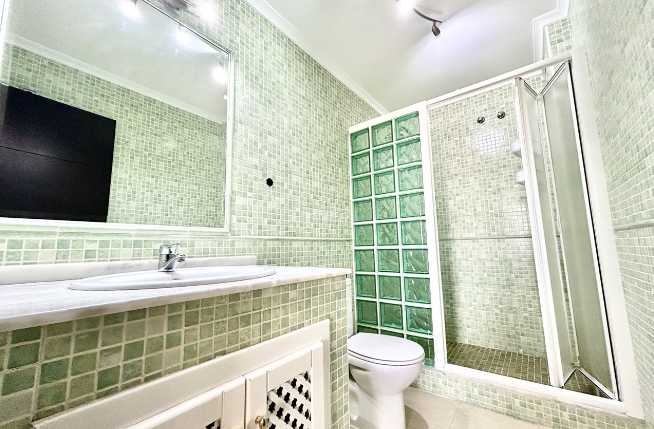 Odsprzedaż - Mieszkanie w bloku - Villamartin - Costa Blanca