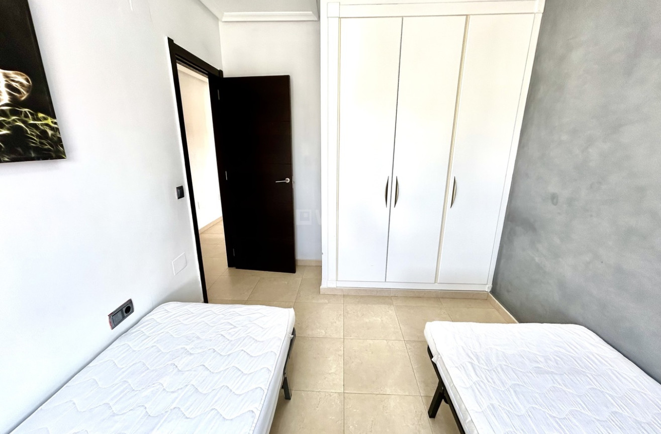 Odsprzedaż - Mieszkanie w bloku - Villamartin - Costa Blanca