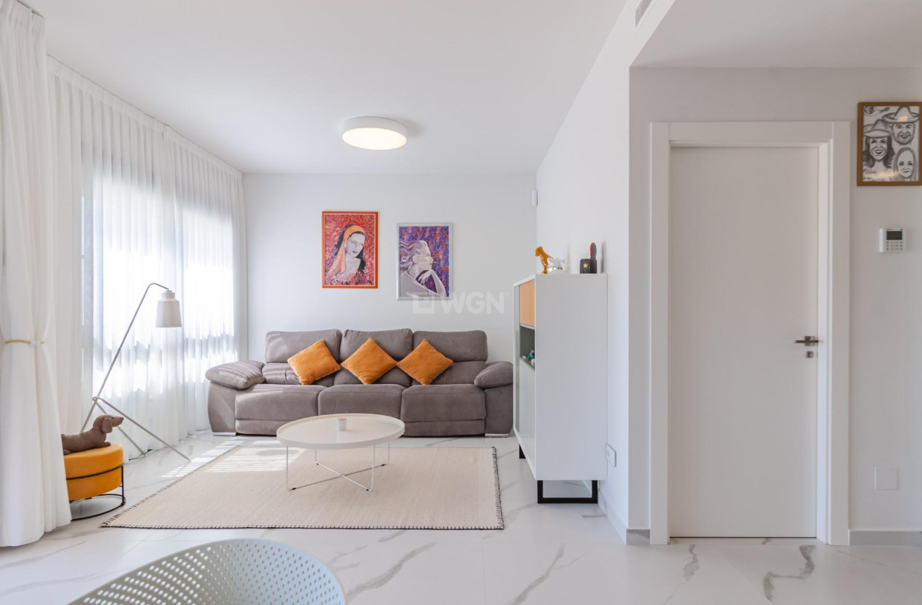 Odsprzedaż - Mieszkanie w bloku - San Miguel de Salinas - Bellavista