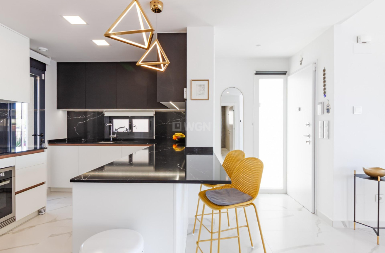 Odsprzedaż - Mieszkanie w bloku - San Miguel de Salinas - Bellavista