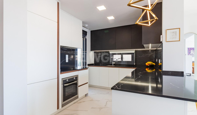 Odsprzedaż - Mieszkanie w bloku - San Miguel de Salinas - Bellavista