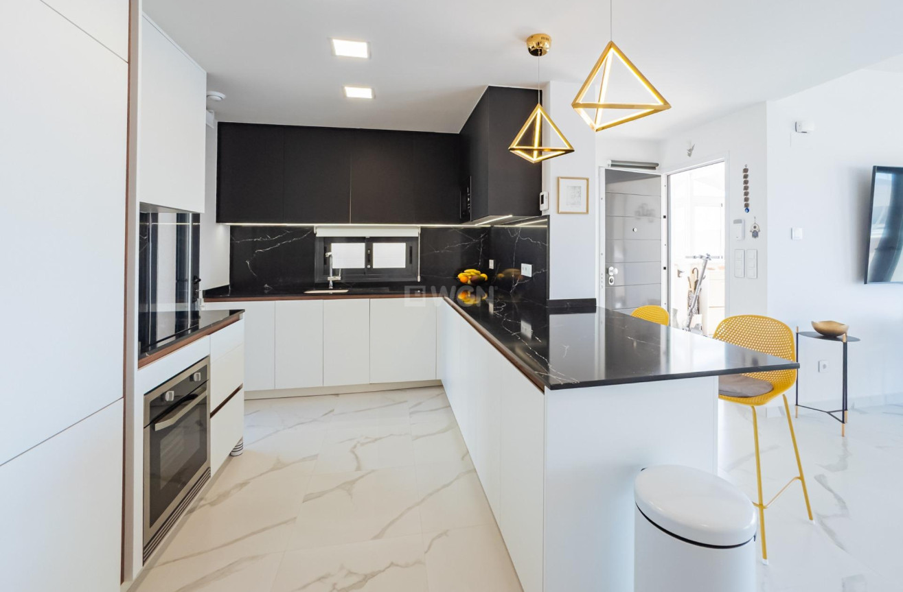 Odsprzedaż - Mieszkanie w bloku - San Miguel de Salinas - Bellavista