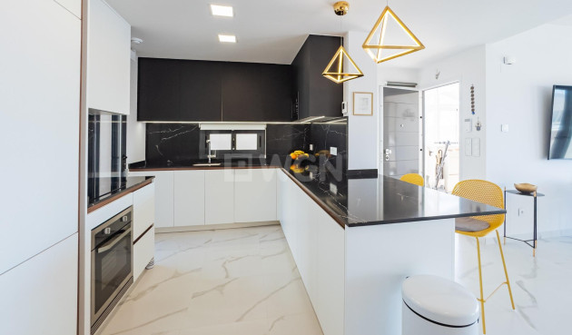 Odsprzedaż - Mieszkanie w bloku - San Miguel de Salinas - Bellavista