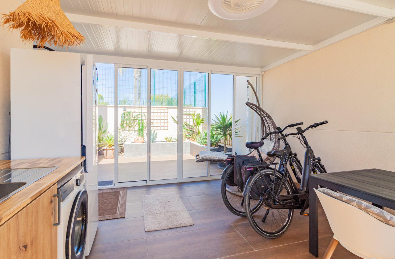 Odsprzedaż - Mieszkanie w bloku - San Miguel de Salinas - Bellavista