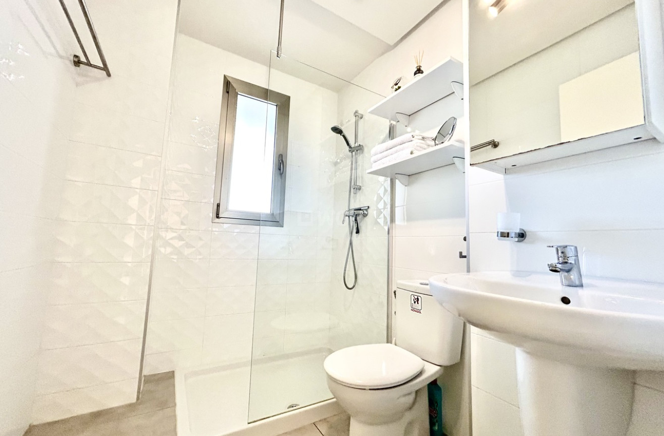 Odsprzedaż - Mieszkanie w bloku - Los Dolses - Inland