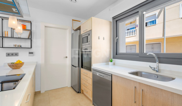 Odsprzedaż - Kamienica - Formentera del Segura - Costa Blanca