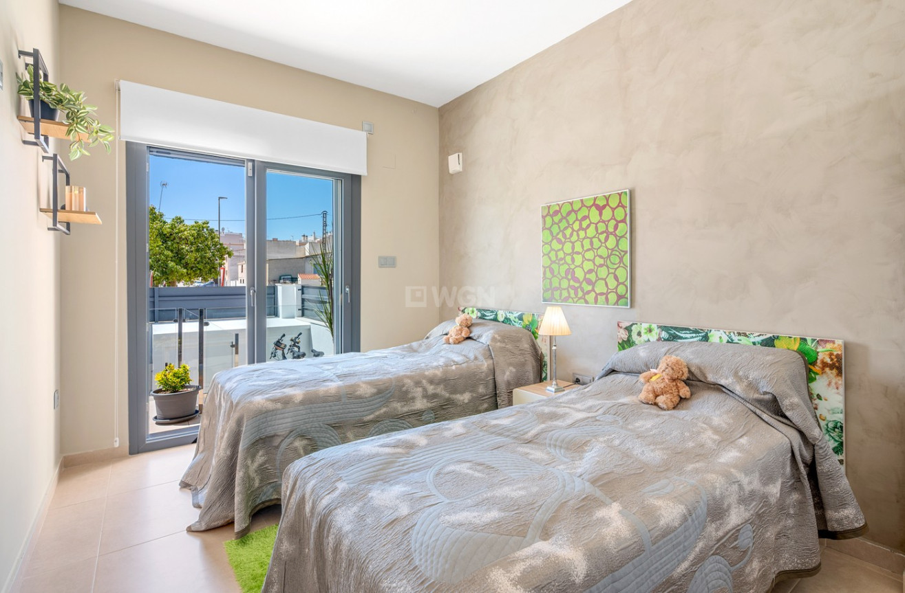 Odsprzedaż - Kamienica - Formentera del Segura - Costa Blanca