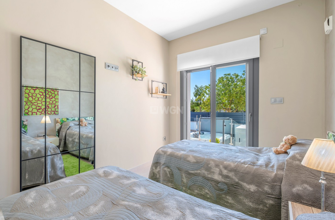 Odsprzedaż - Kamienica - Formentera del Segura - Costa Blanca